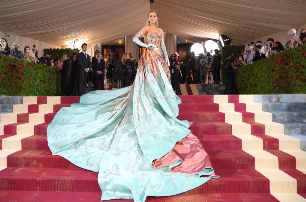 Old Hollywood Dress to Impress